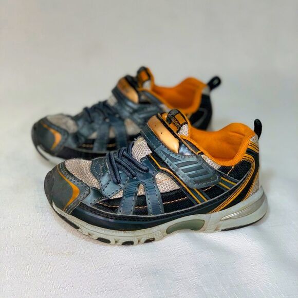 Sneakers Toddler Boys 8.5 Gray Orange Elastic Velcro Easy On Basic Athletic Shoe - Picture 1 of 10